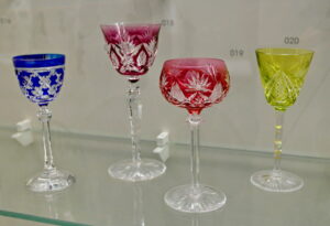 Verres à jambes (Val Saint Lambert, debut e siècle), Grand Curtius, Liège Verres à jambes (Val Saint Lambert, debut e siècle), Grand Curtius, Liège